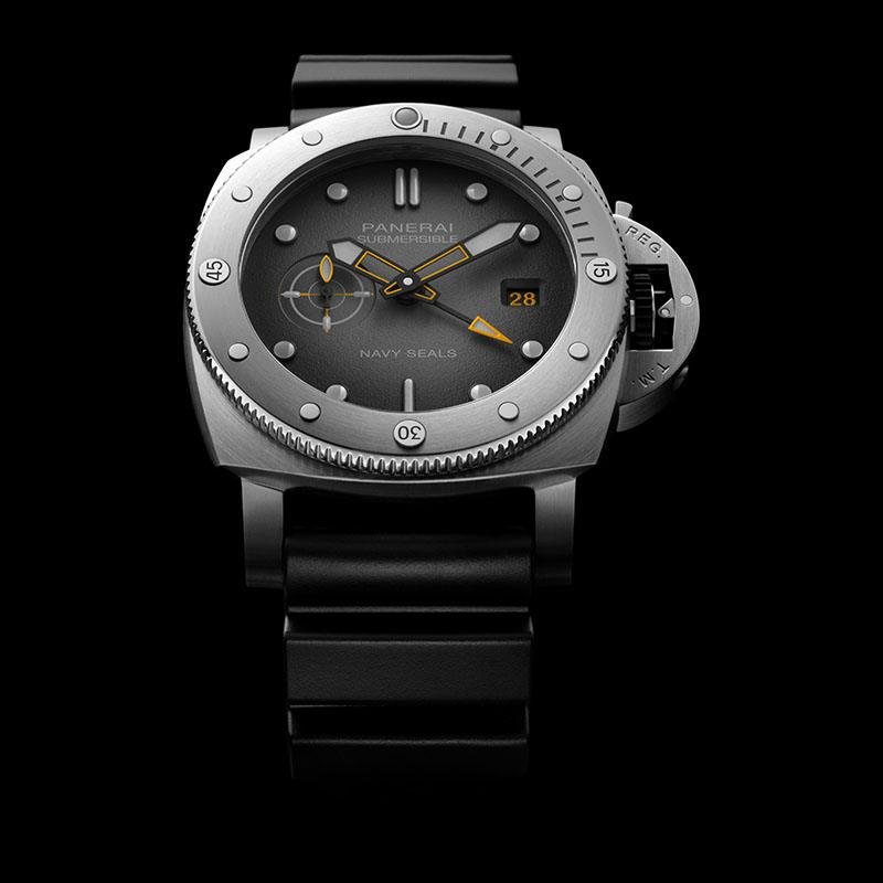 2 Top clone Panerai 1:1 replica Submersible GMT Navy SEALs PAM01323 44mm