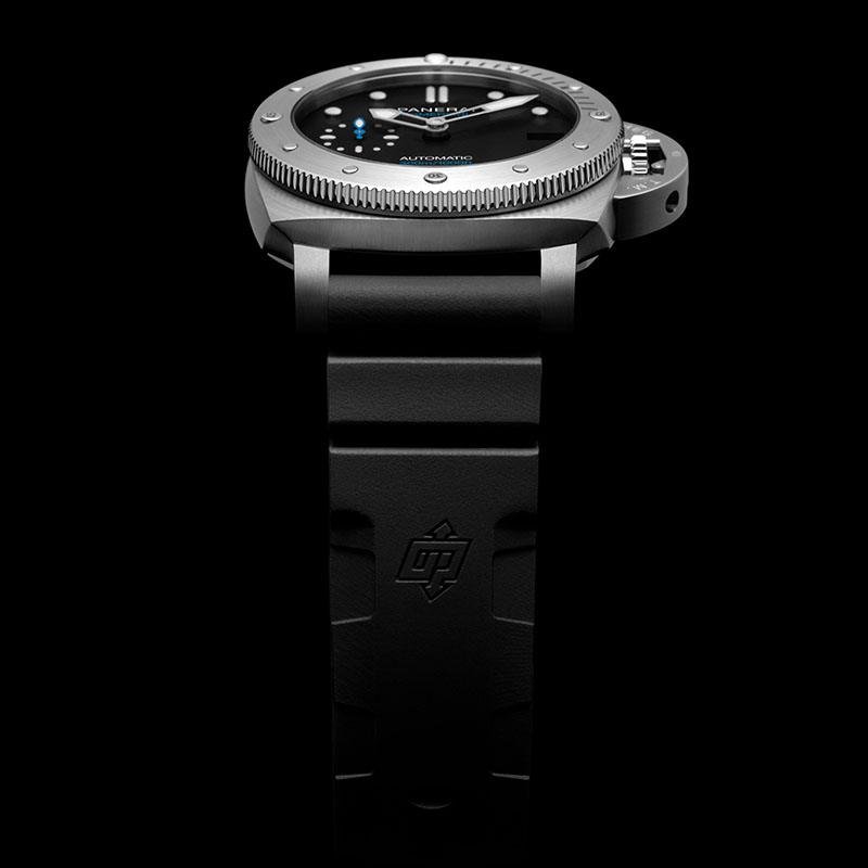 3 Top clone Panerai 1:1 replica of Submersible PAM02973 42mm