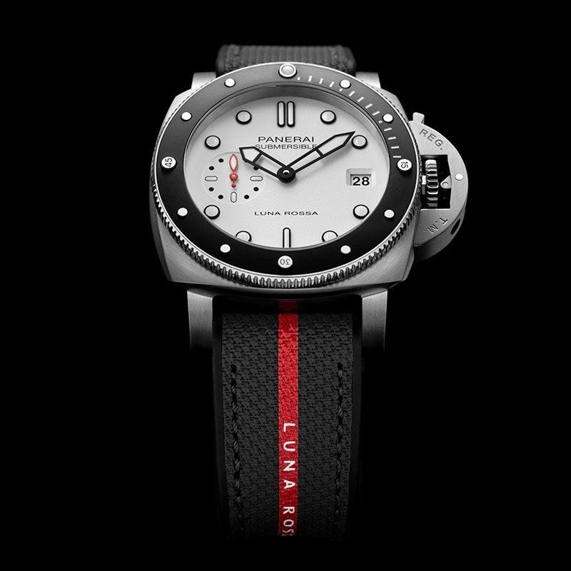 4 Top clone Panerai 1:1 replica Submersible Luna Rossa PAM01579 42mm