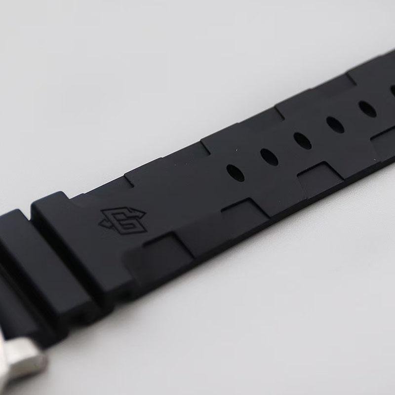 8 Top clone Panerai 1:1 replica of Submersible PAM02973 42mm